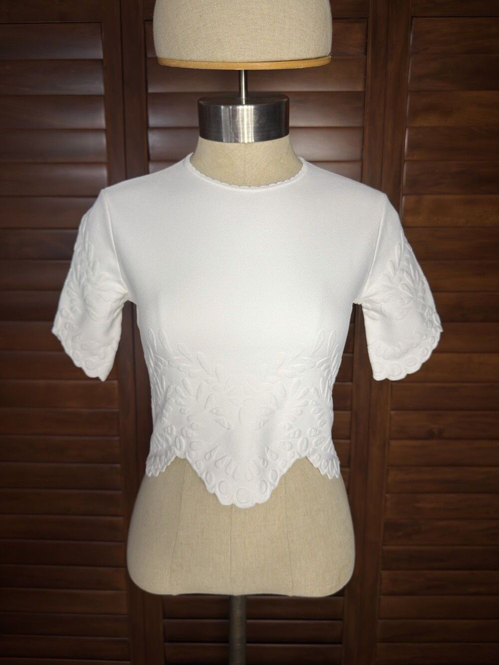 Alexander McQueen White Floral Jacquard Knit Scalloped Crop Top Sz XS Italy